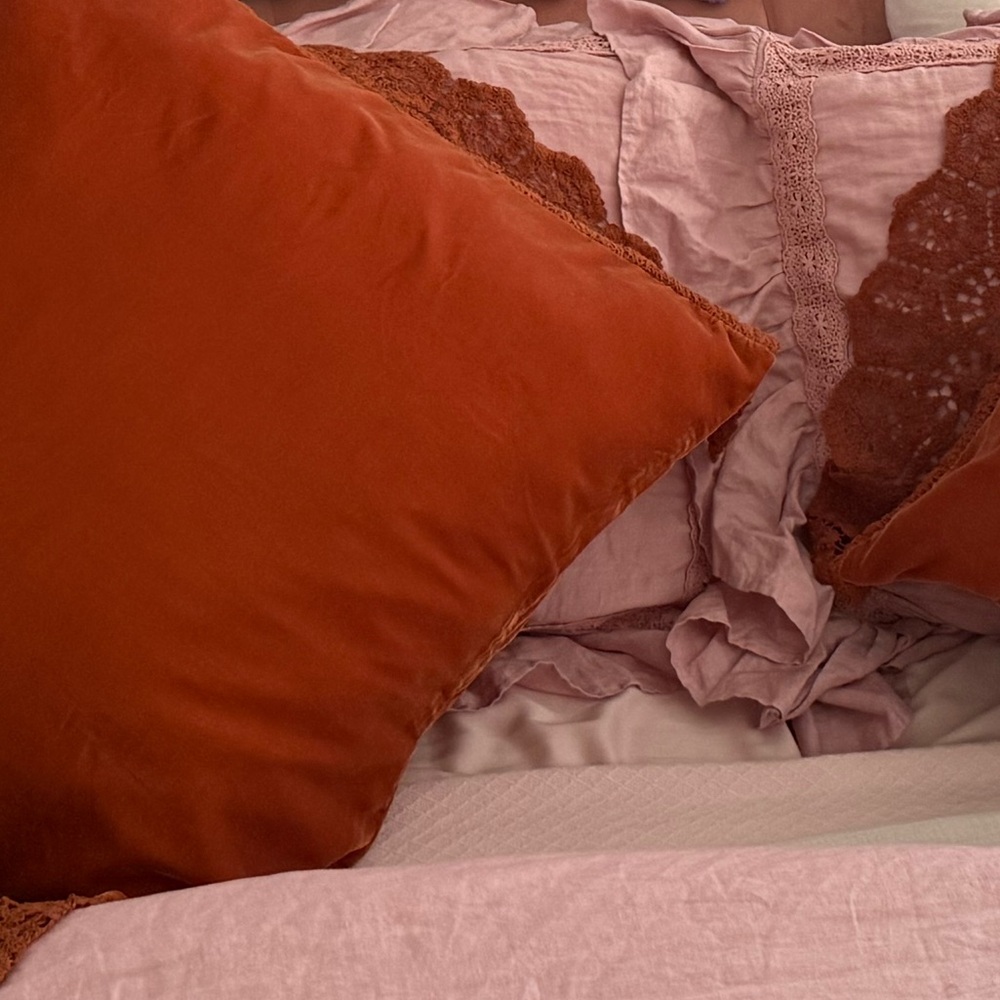 GREENROW linen ruffle crochet duvet cover + shams (KING SIZE) - Picture 6 of 7
